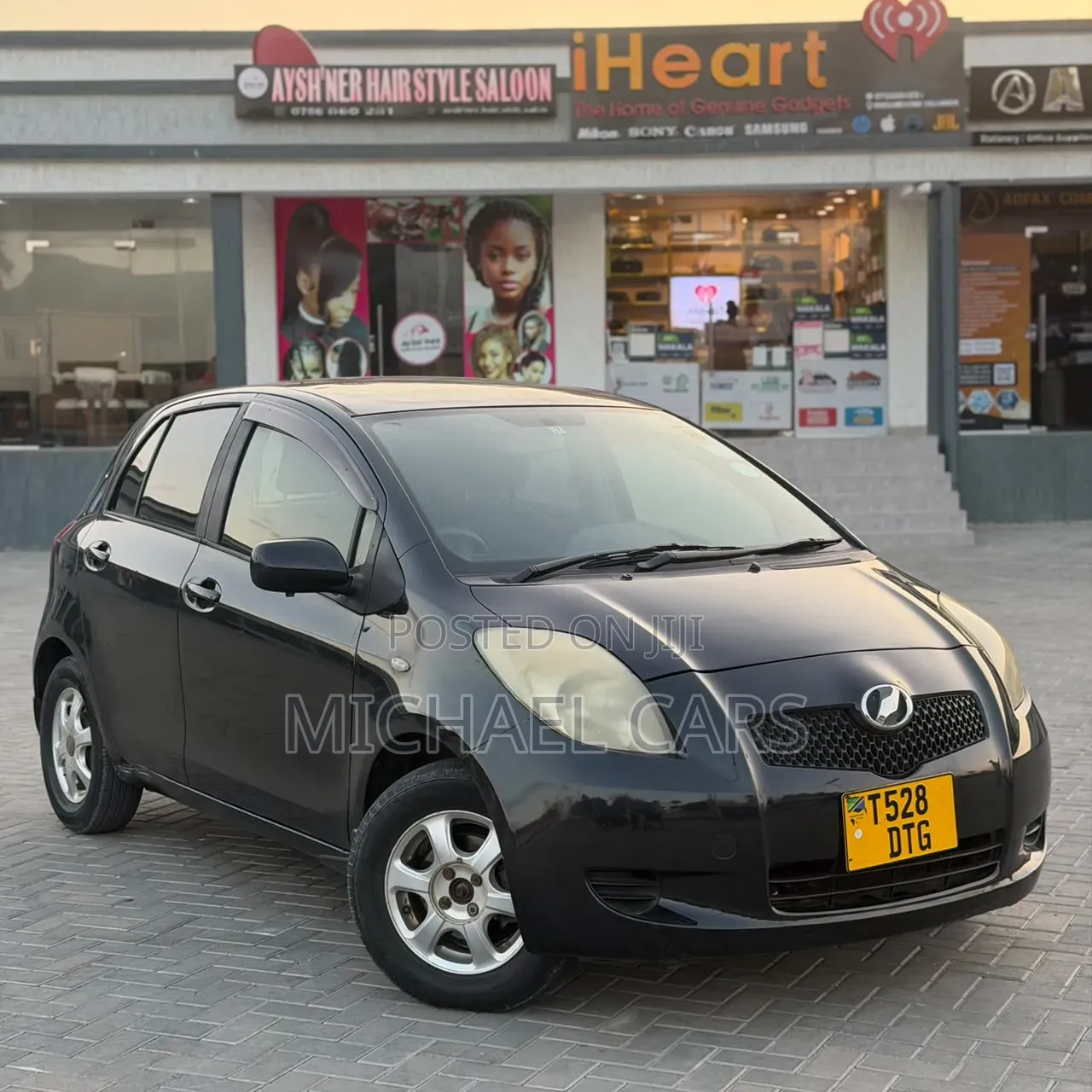 Toyota Vitz 2005 Black