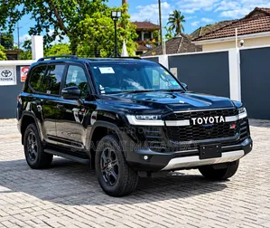 New Toyota Land Cruiser LC300 2024 Black
