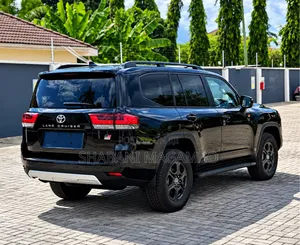 New Toyota Land Cruiser LC300 2024 Black