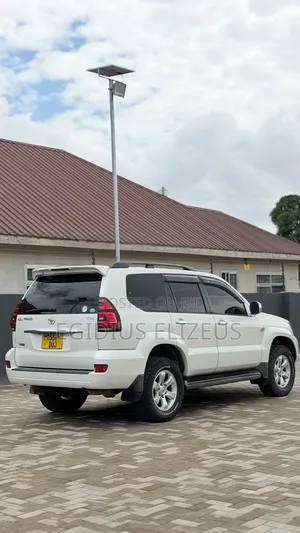 Toyota Land Cruiser Prado 2006 White