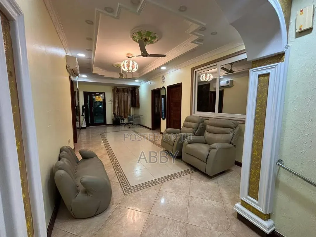 4bdrm Townhouse/Terrace in Tunakopesha, Upanga West for sale