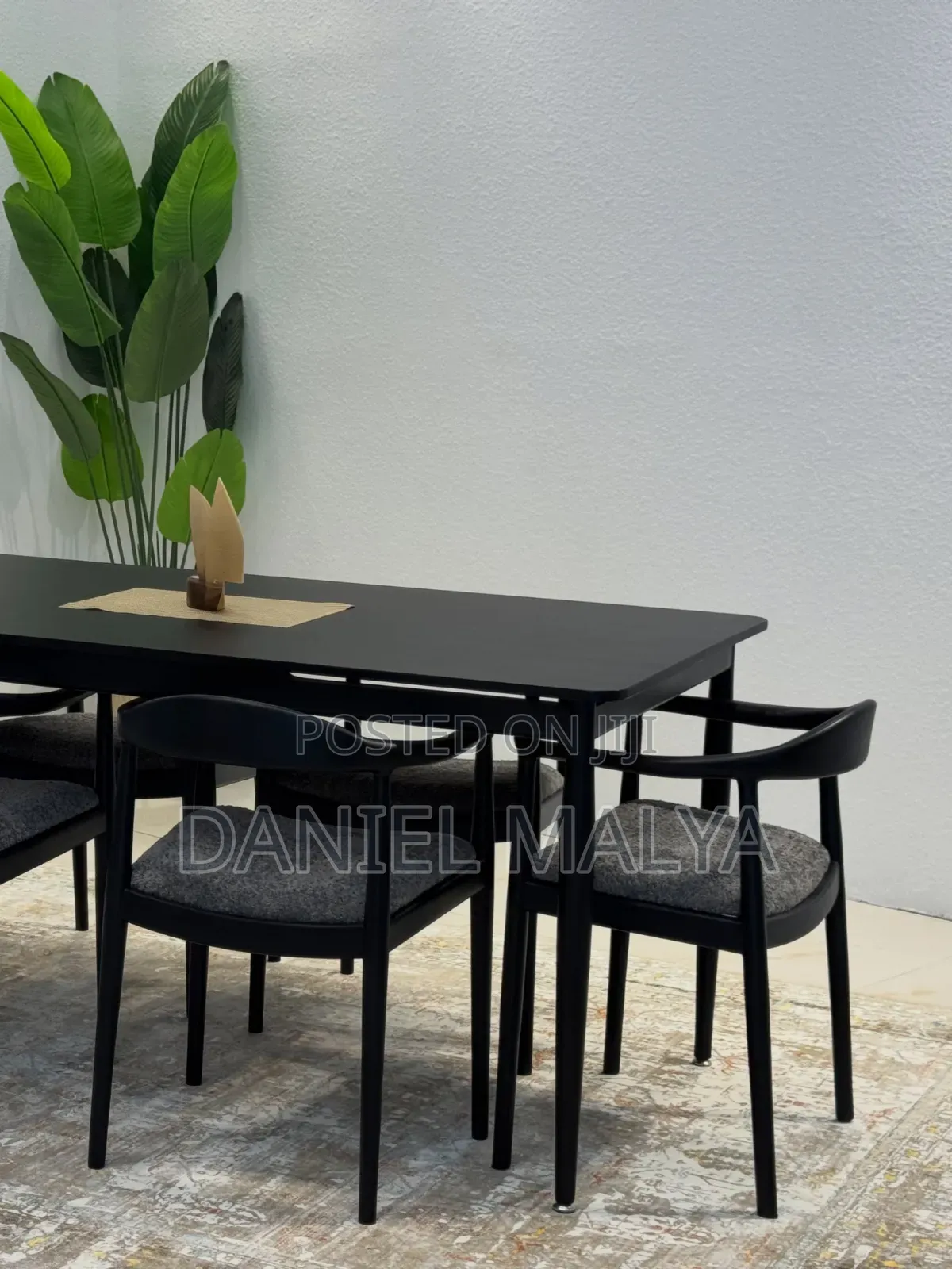 Dining Table Viti Sita Hard