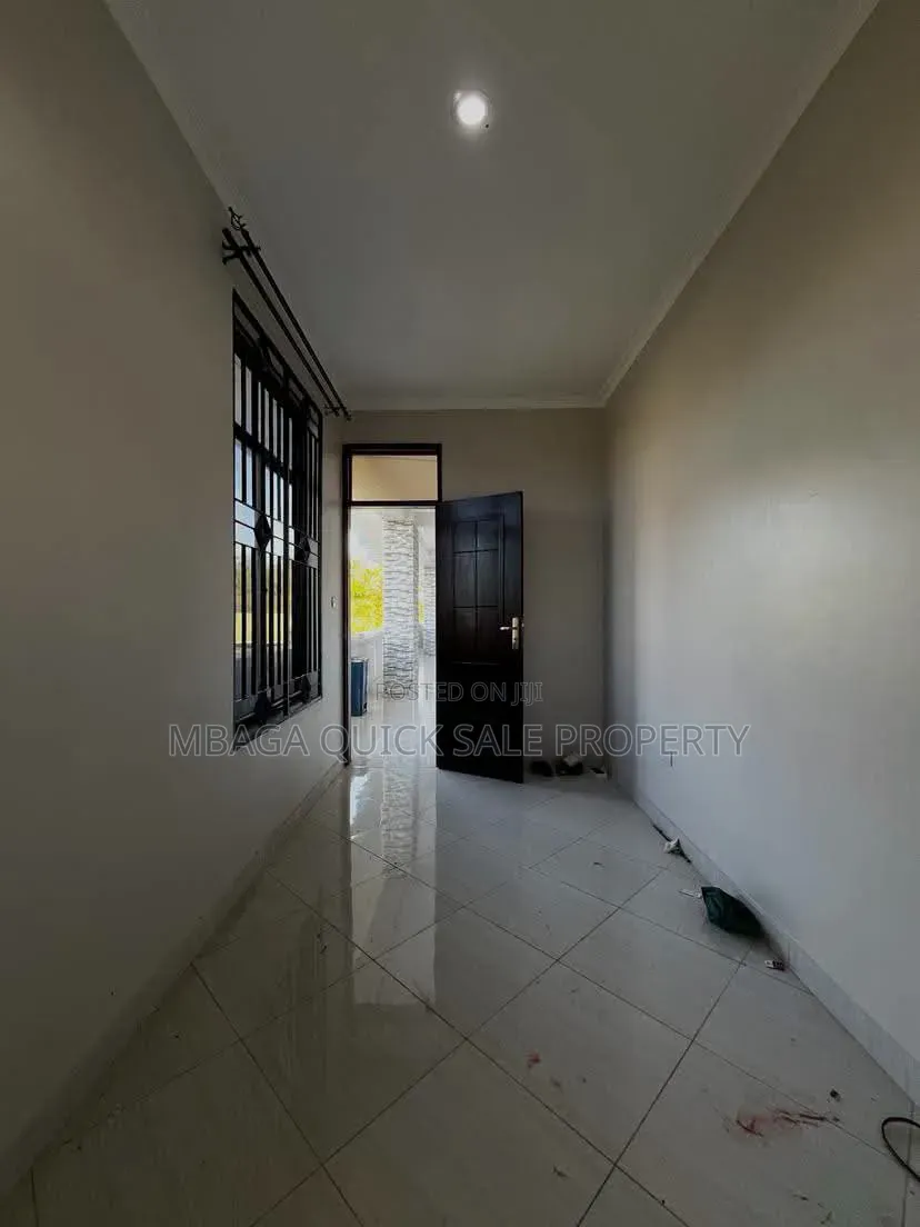 3bdrm Apartment in Makongorosi for rent