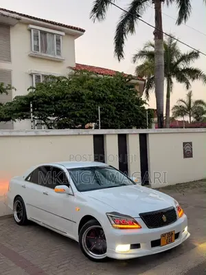 Toyota Crown 2006 White