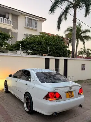 Toyota Crown 2006 White