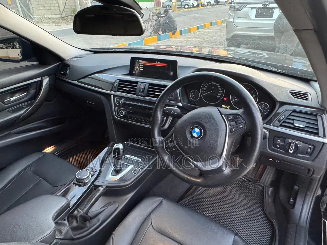 BMW 3 Series 320i RWD 2014 Black