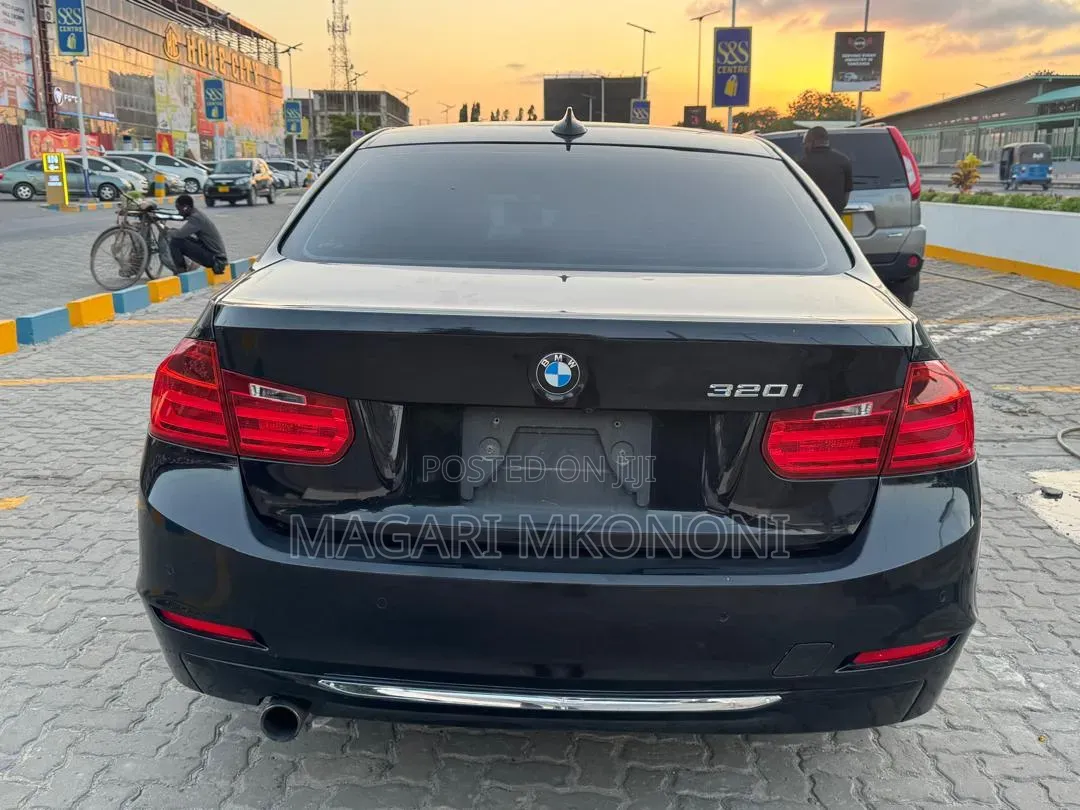 BMW 3 Series 320i RWD 2014 Black