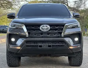 Toyota Fortuner 2.8 D RWD 2021 Gray