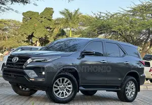Toyota Fortuner 2.8 D RWD 2021 Gray