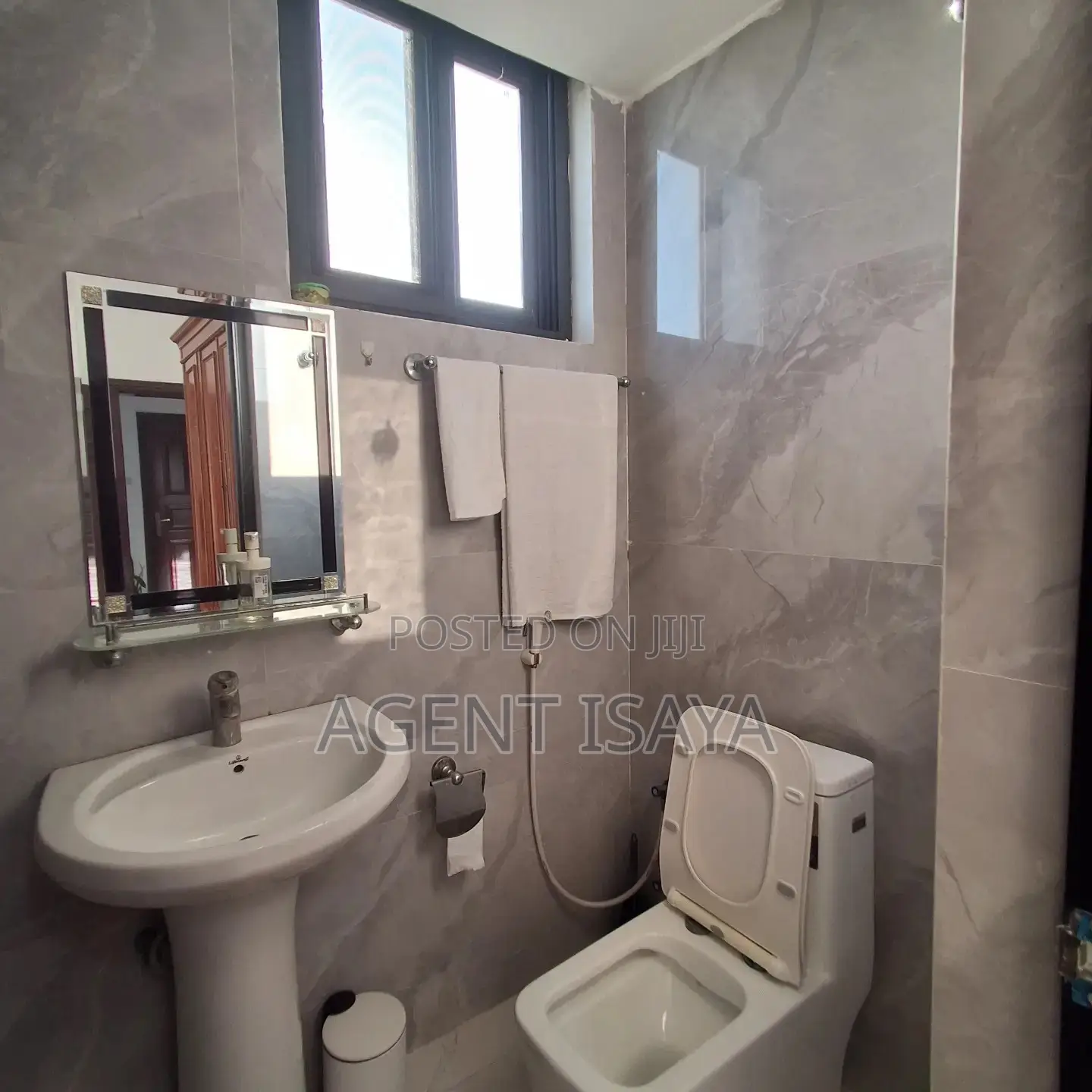 Furnished 2bdrm Apartment in Oyster Bay for rent