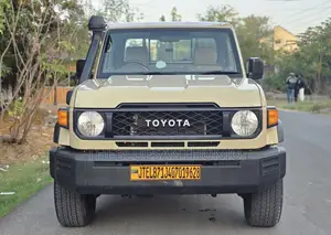 Toyota Land Cruiser 79 Series 2017 Beige