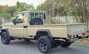 Toyota Land Cruiser 79 Series 2017 Beige
