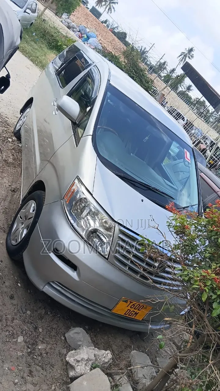 Toyota Alphard 2005 Silver