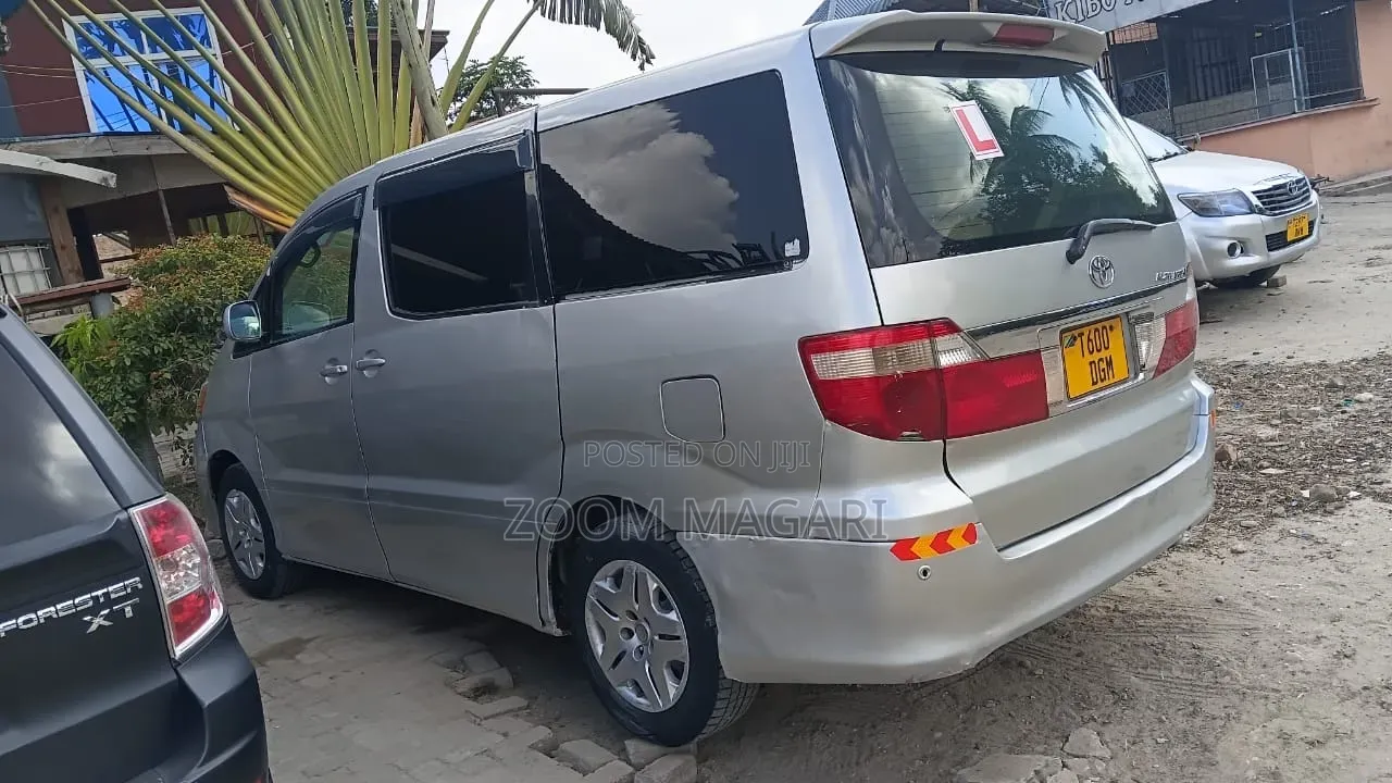 Toyota Alphard 2005 Silver