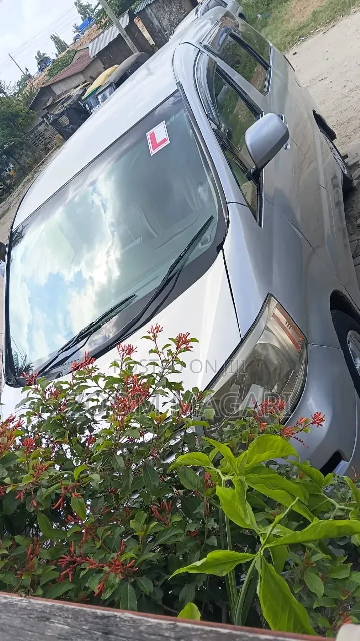 Toyota Alphard 2005 Silver