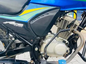 Honda CB 2026 Blue