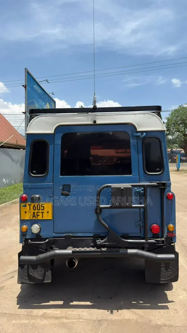 Land Rover Defender 2000 Blue