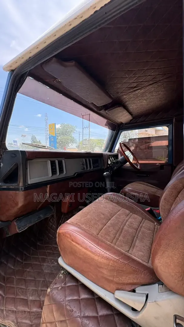 Land Rover Defender 2000 Blue