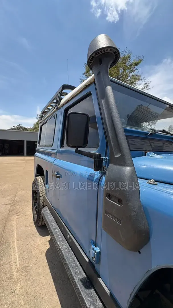 Land Rover Defender 2000 Blue