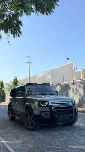 Land Rover Defender 2023 Beige