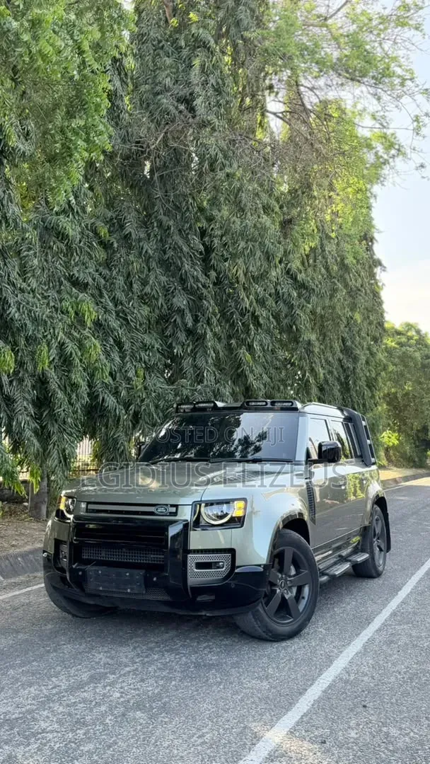 Land Rover Defender 2023 Beige