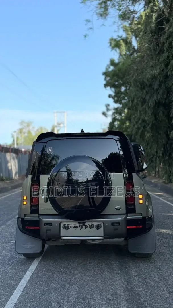 Land Rover Defender 2023 Beige