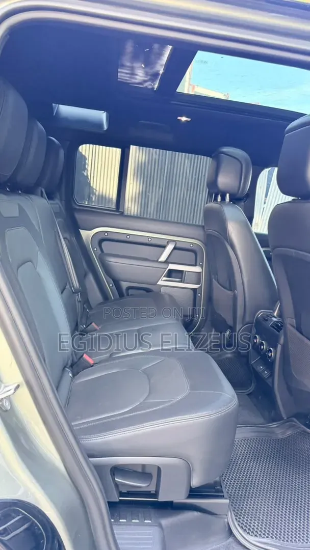 Land Rover Defender 2023 Beige