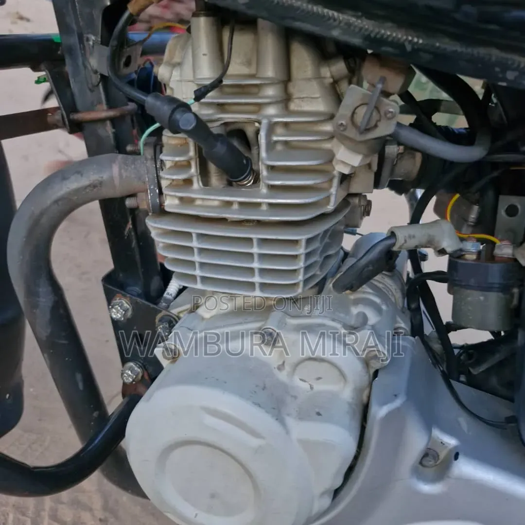 Bajaj Boxer X125 2026 Black