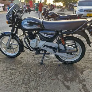 Bajaj Boxer X125 2026 Black