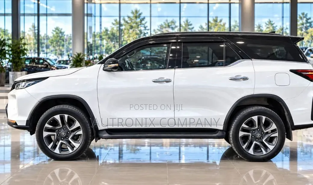 Toyota Fortuner 2021 White