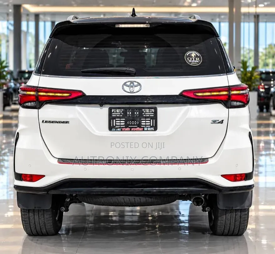 Toyota Fortuner 2021 White