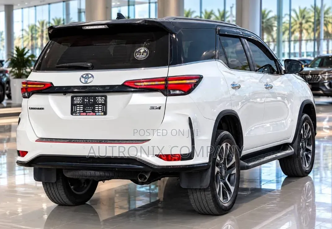Toyota Fortuner 2021 White