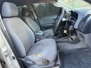 Toyota Hilux 2.5 D-4D 4X4 SRX 2012 Silver