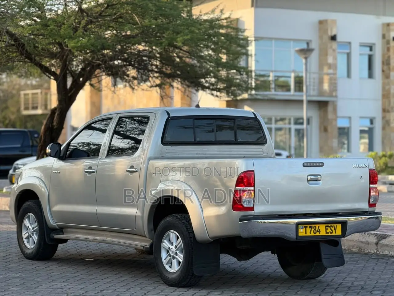 Toyota Hilux 2.5 D-4D 4X4 SRX 2012 Silver