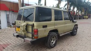 Toyota Land Cruiser Prado 2001 Ivory