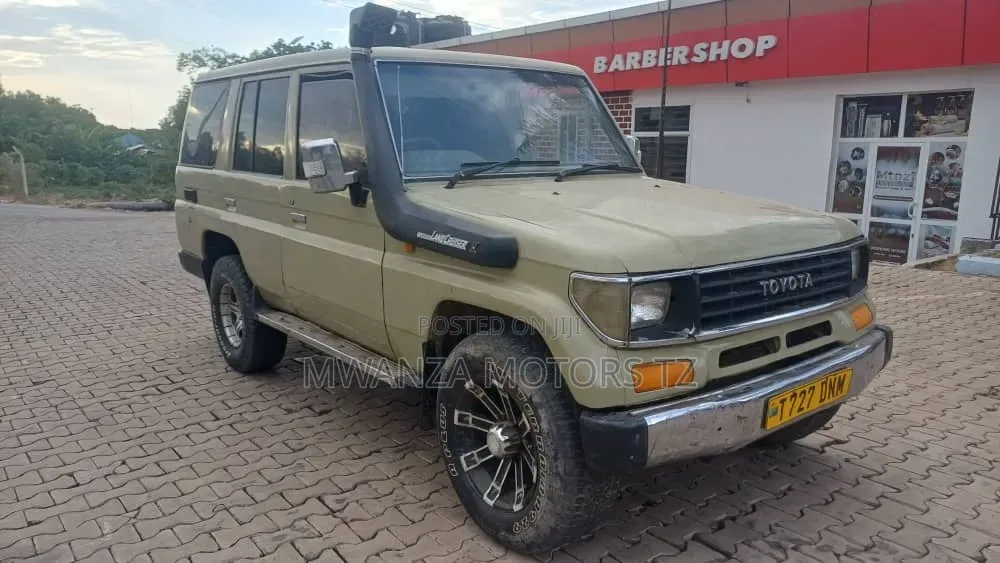 Toyota Land Cruiser Prado 2001 Ivory