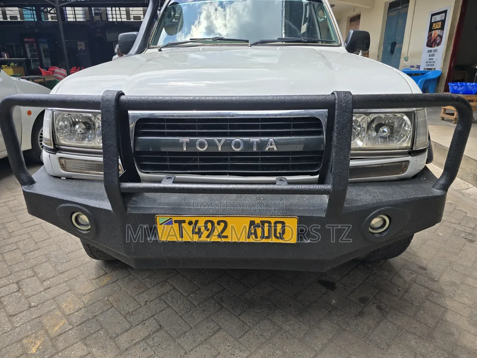 Toyota Land Cruiser 1999 White