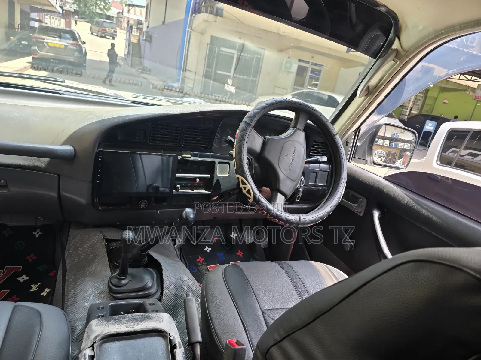 Toyota Land Cruiser 1999 White
