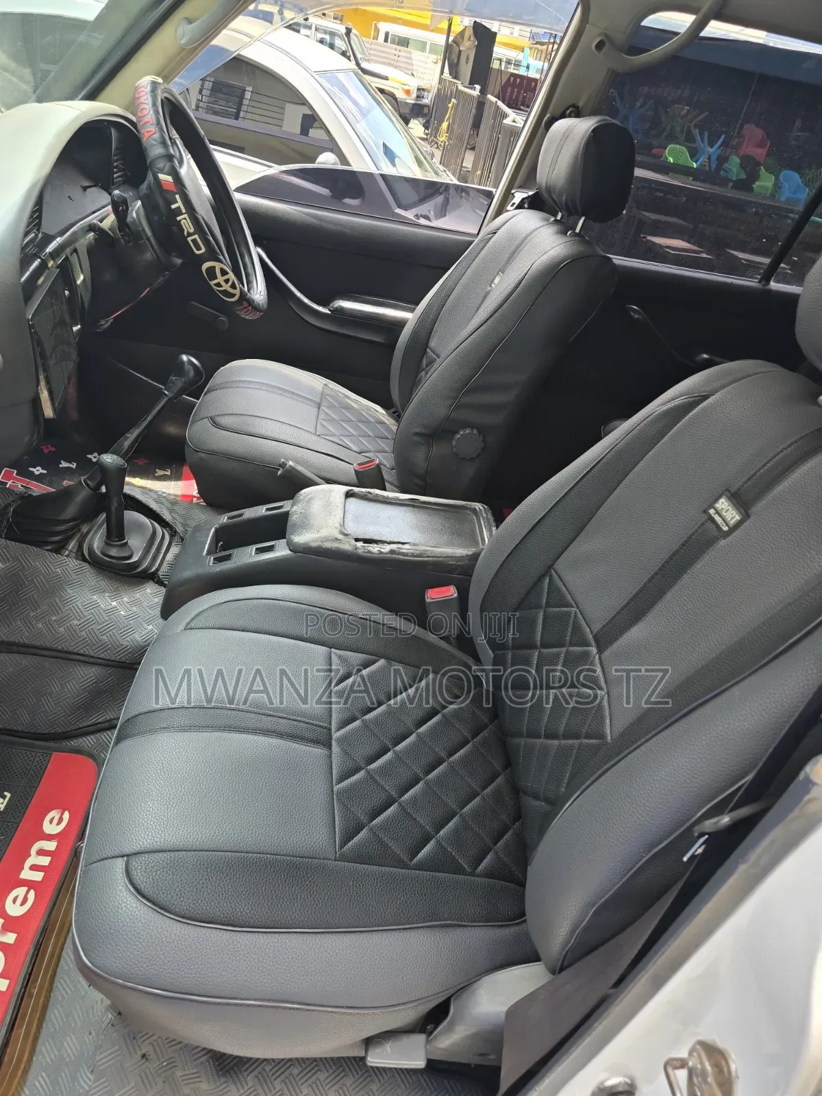 Toyota Land Cruiser 1999 White