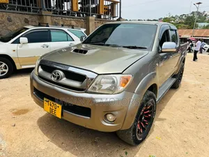 Toyota Hilux 2008 Gray
