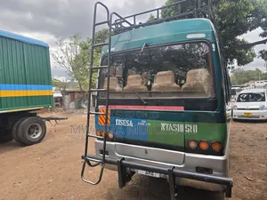 Mitsubishi Fuso Rosa 2004 Green