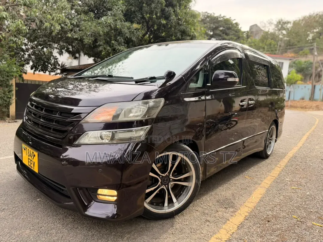 Toyota Vellfire 2010 Maroon