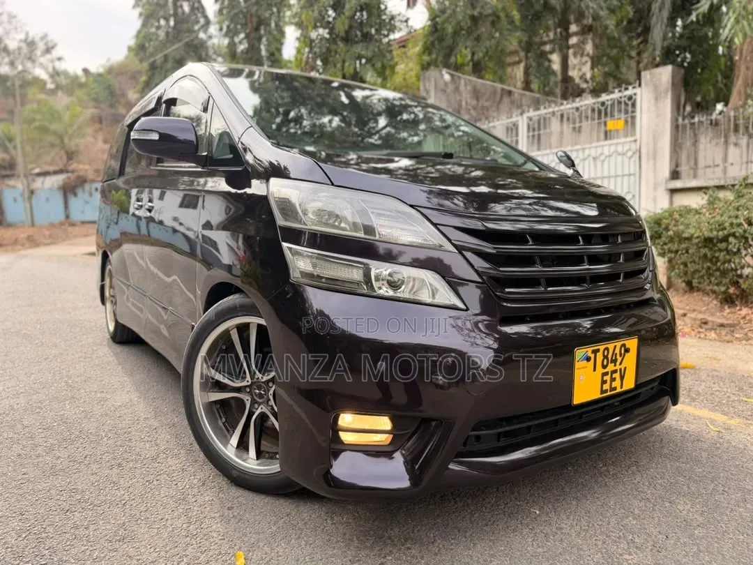 Toyota Vellfire 2010 Maroon