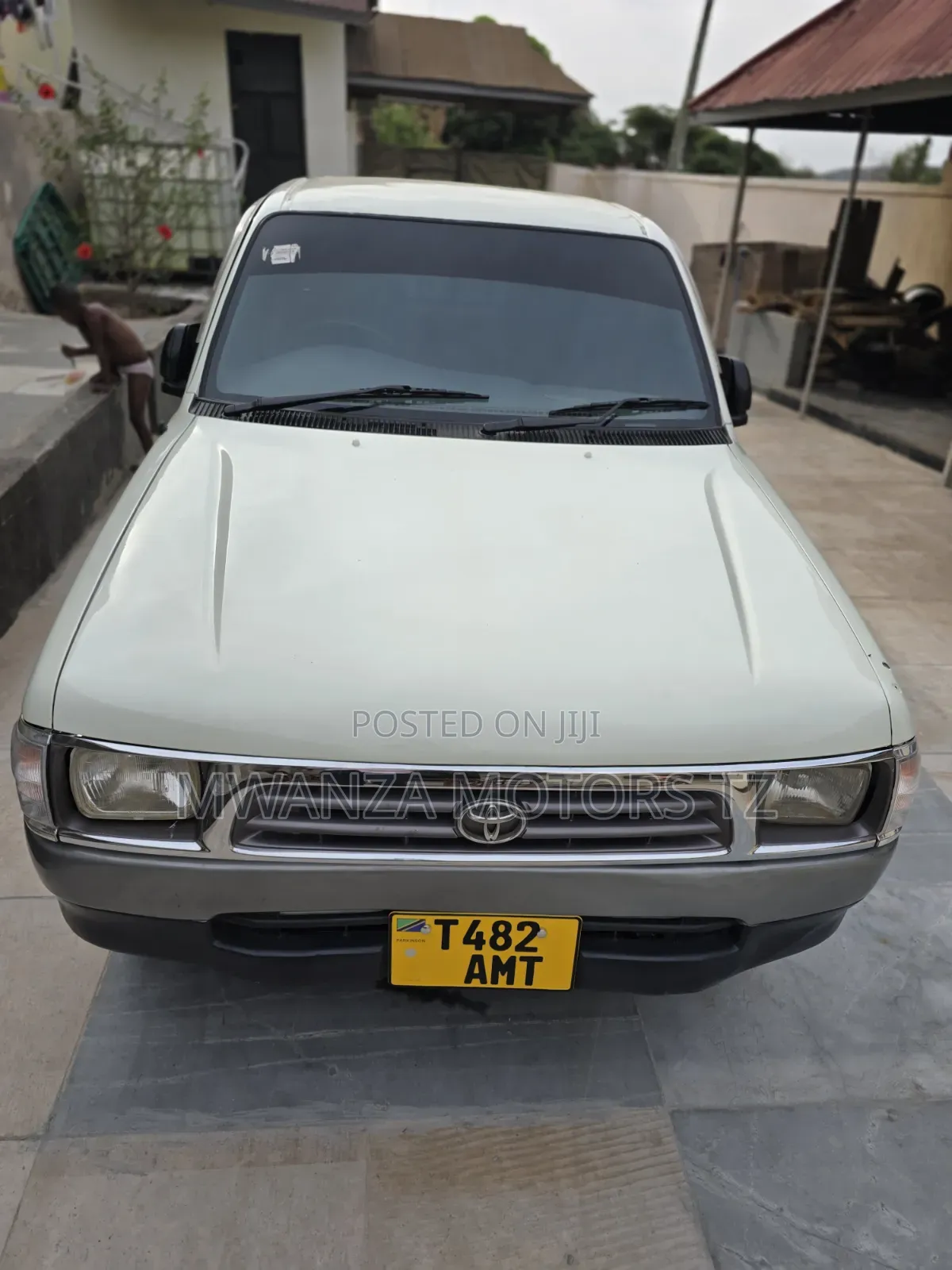 Toyota Hilux 1996 White