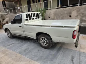 Toyota Hilux 1996 White