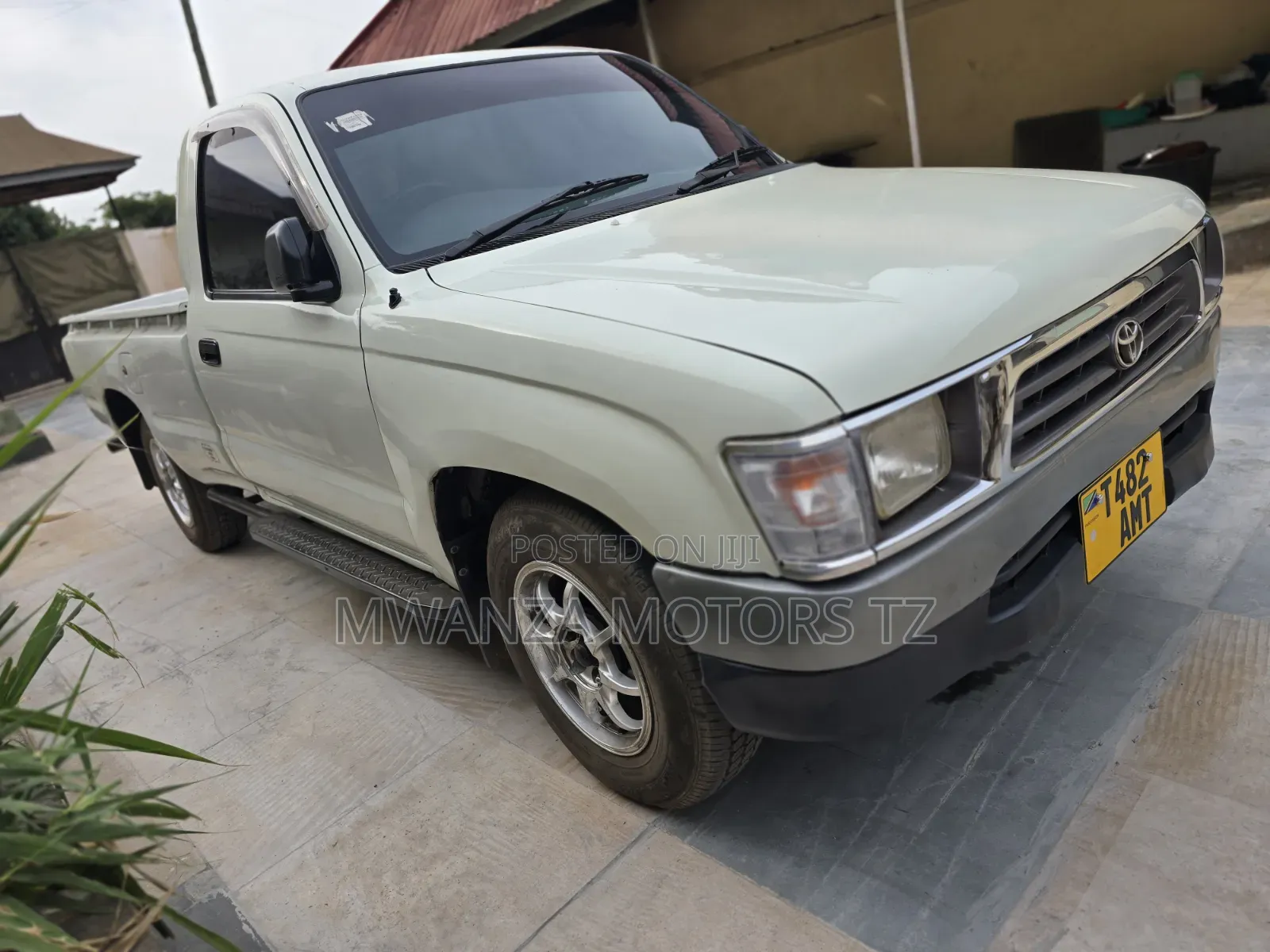Toyota Hilux 1996 White