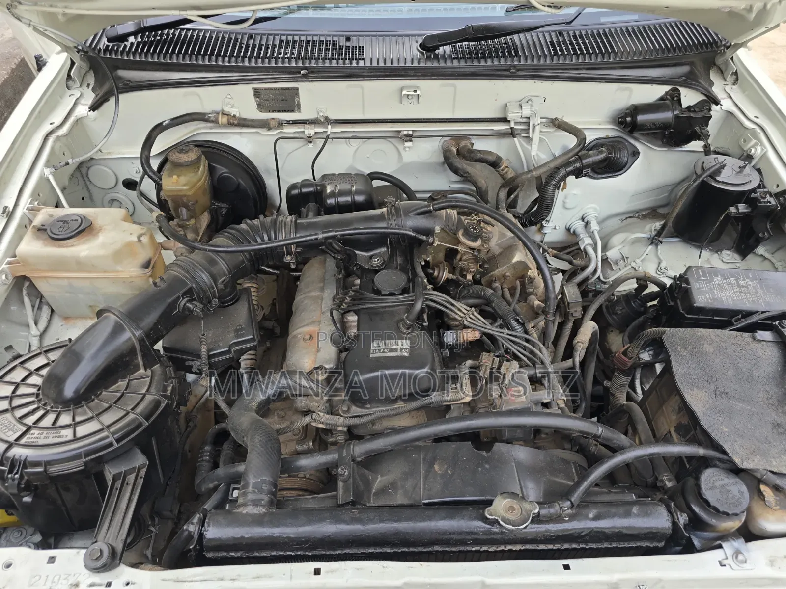 Toyota Hilux 1996 White