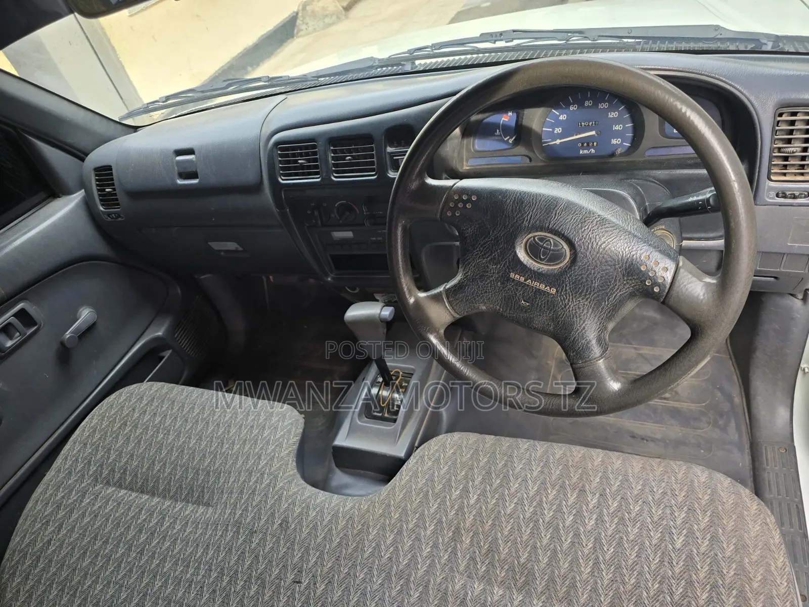 Toyota Hilux 1996 White