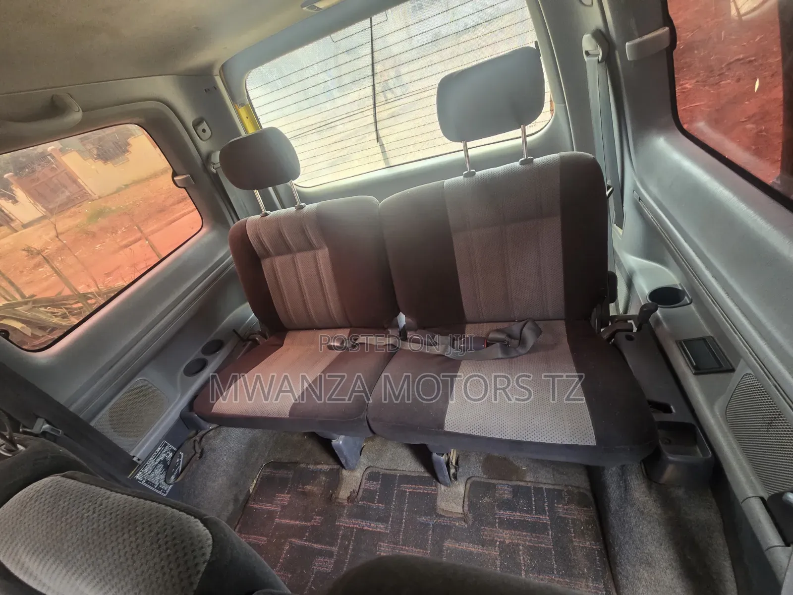 Toyota Noah 2004 Yellow