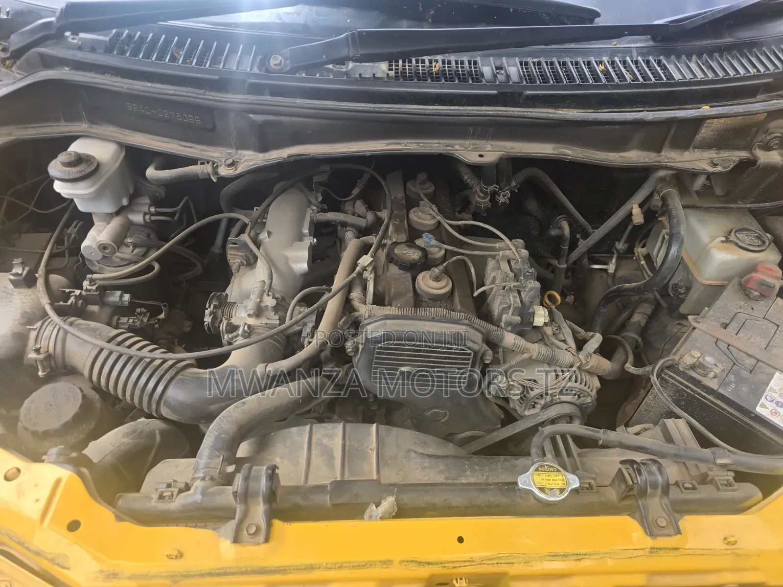 Toyota Noah 2004 Yellow